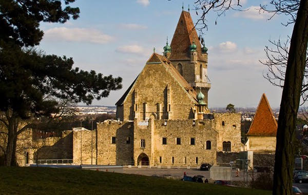 Burg Perchtoldsdorf, Austria