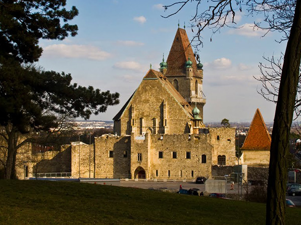 Burg Perchtoldsdorf, Austria